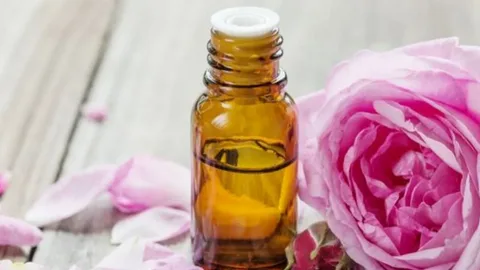 تصویر 4 از گلاب دو آتیشه مشکین با عصاره غلیظ و عطر ماندگار گل های ناب